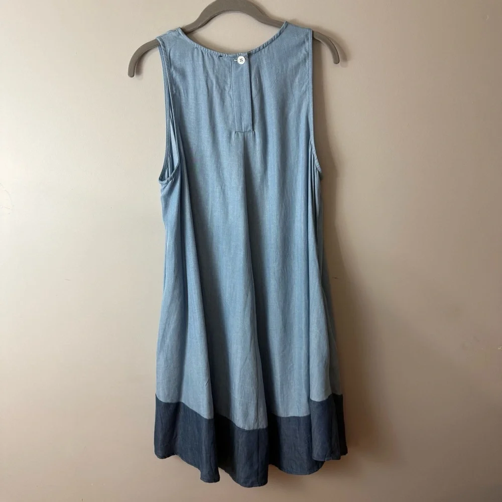 Chelsea & Theodore Light and Dark Blue Sleeveless Dress - Picture 2 of 8